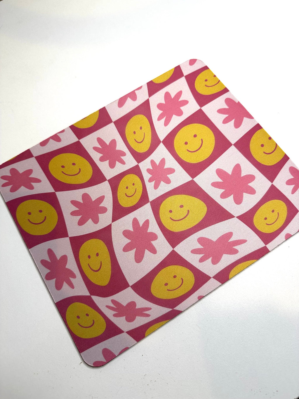 Checkered Smiley Face Mouse Pad