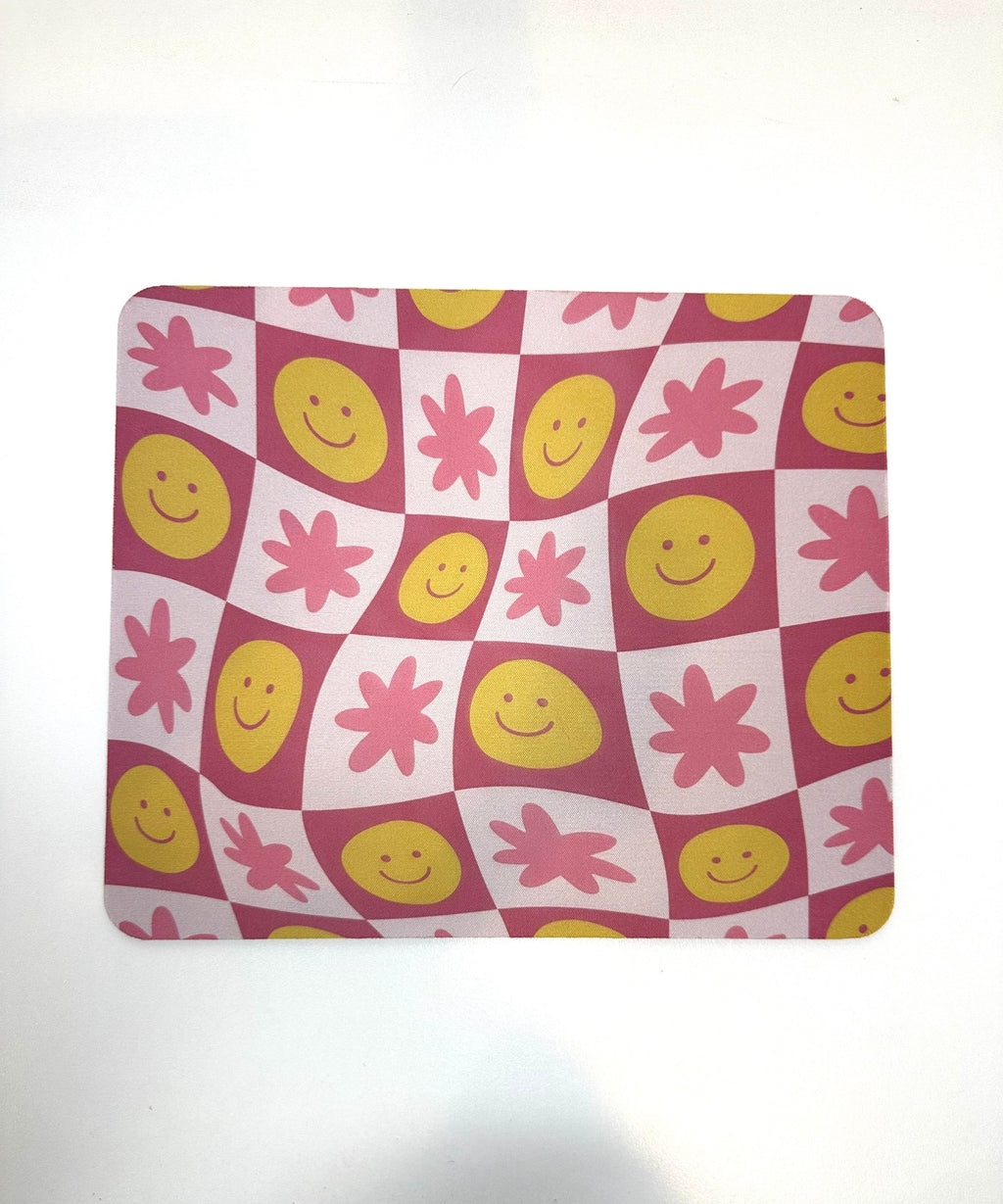 Checkered Smiley Face Mouse Pad